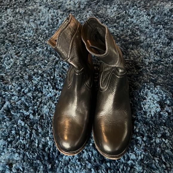 Frye black leather ankle boots - Picture 3 of 4